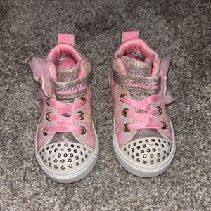 Twinkle Toes 
Toddler size 7 
Worn once 
Light up